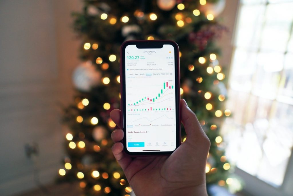Using you phone to invest during the Christmas season
